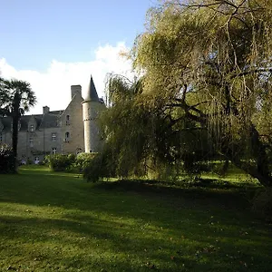Couette-café Château De Kergouanton